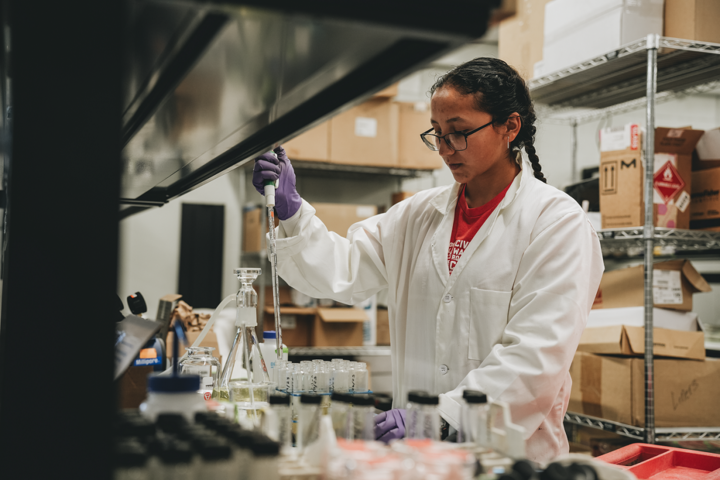 Summer Research Program scholar conducting research